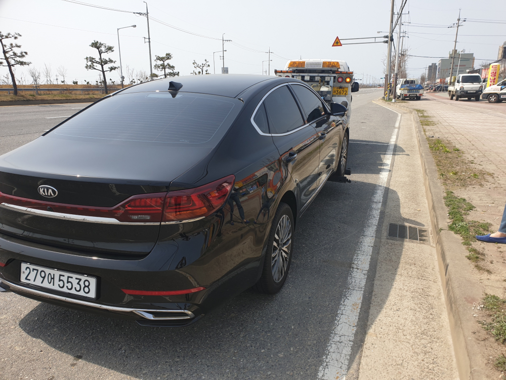 20200321_군산새만금도로타이어수리중(2)