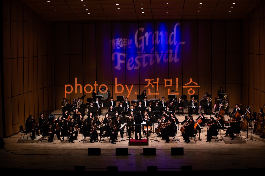 20150514 군산시립교향악단 예술의전당 개관2주년 기념 음악회 사진입니다.